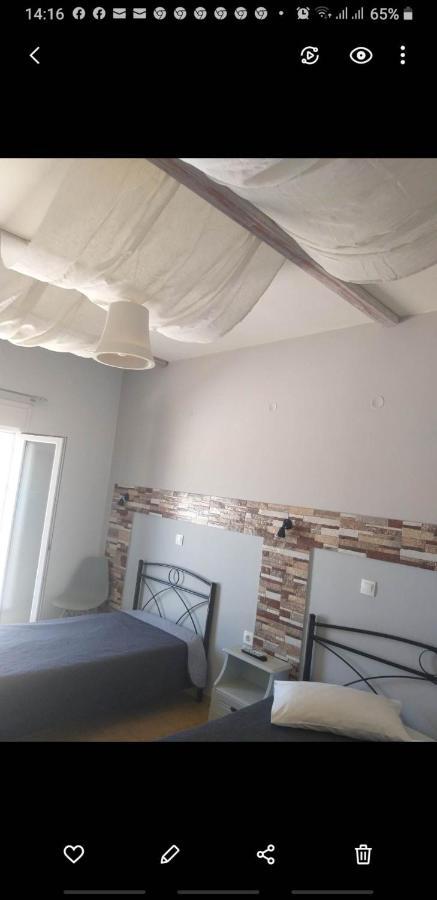 Meltemi Apartment Posidhonia  Bagian luar foto