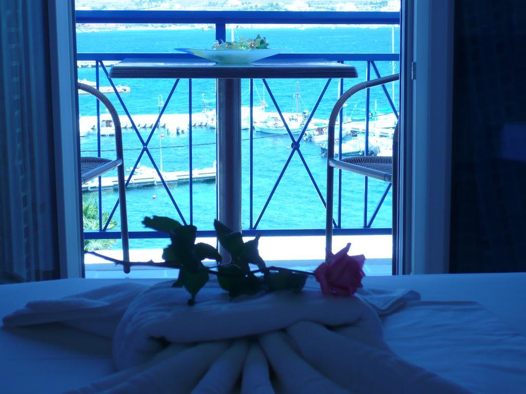 Meltemi Apartment Posidhonia  Bagian luar foto