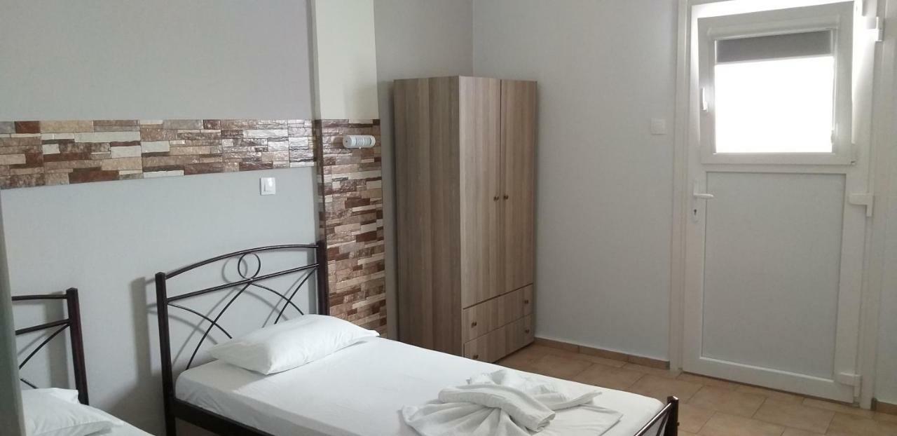 Meltemi Apartment Posidhonia  Bagian luar foto